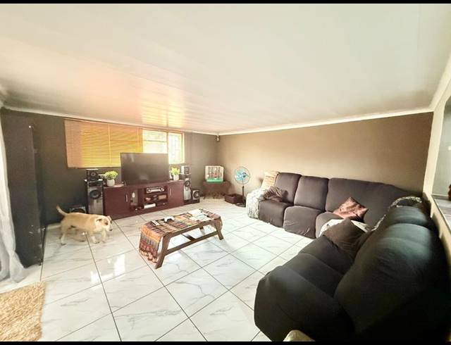 4 BEDROOM HOUSE FOR SALE IN VANDERBIJLPARK CW 6